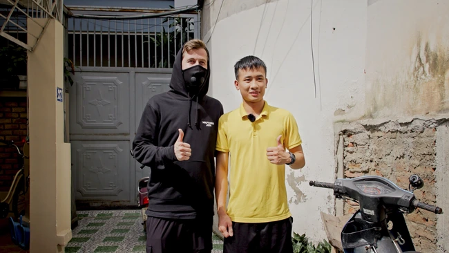 Alan Walker gây sốt trên mạng xã hội với hành động ý nghĩa trong lần "bí mật" ghé thăm Hà Nội - Ảnh 5.