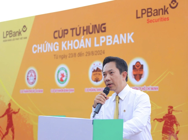 Khai mạc Giải Bóng đá Cúp Tứ Hùng Chứng Khoán LPBank 2024 lần 1 - Ảnh 2.