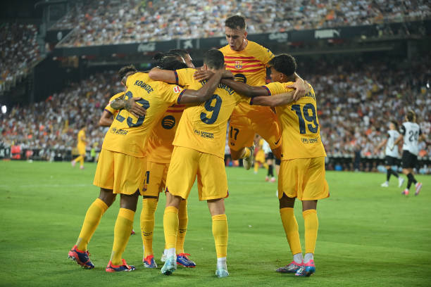 Barca hạ Valencia 2-1 ở vòng đấu mở màn của La Liga mùa giải mới