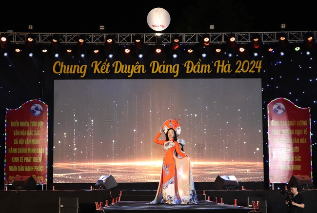 Đinh Thị Hồng Thắm đăng quang ngôi vị Duyên dáng Đầm Hà 2024 - Ảnh 1.