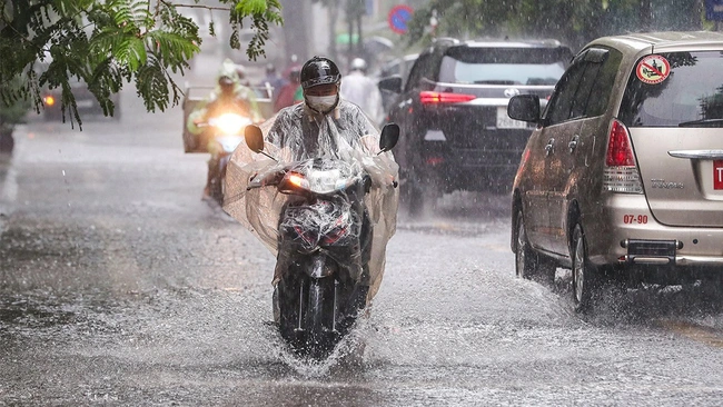 Thời tiết ngày 23/8: Thủ đô Hà Nội tiếp tục mưa dông trên nhiều khu vực - Ảnh 1.