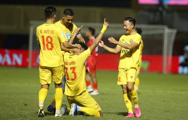 Giải vô địch CLB Đông Nam Á AFF Shopee Cup 2024/25, Thanh Hóa  3-1 Shan United: Khởi đầu như mơ - Ảnh 1.