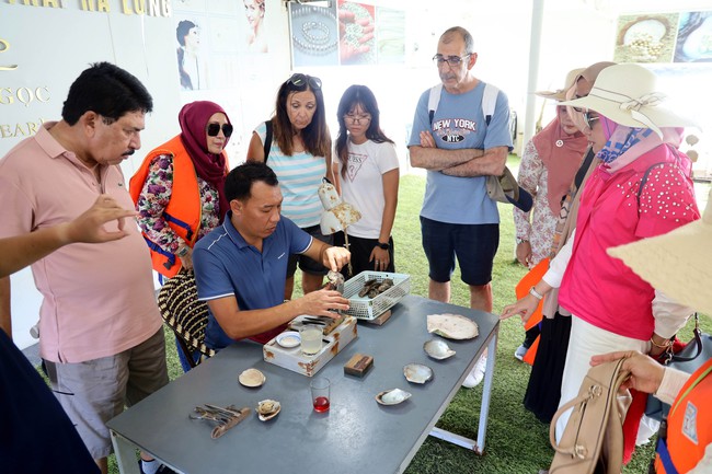 Du lịch Việt Nam: Làng chài Vung Viêng thu hút đông du khách quốc tế - Ảnh 7.