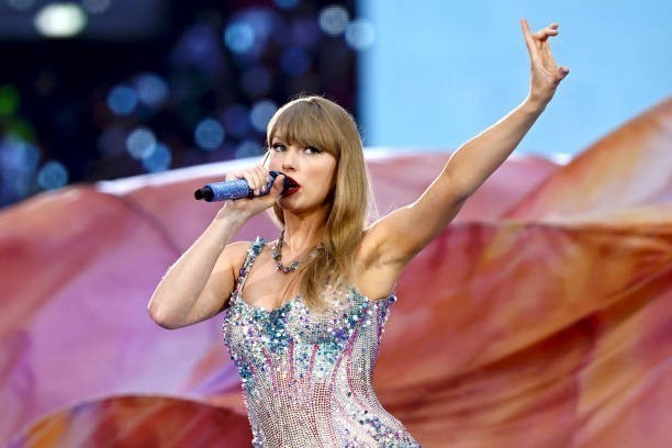 Taylor Swift khép lại chuyến lưu diễn The Eras Tour tại châu Âu - Ảnh 1.