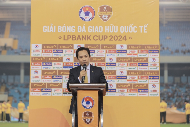 Khai mạc Giải bóng đá giao hữu quốc tế LPBank Cup 2024 - Ảnh 1.