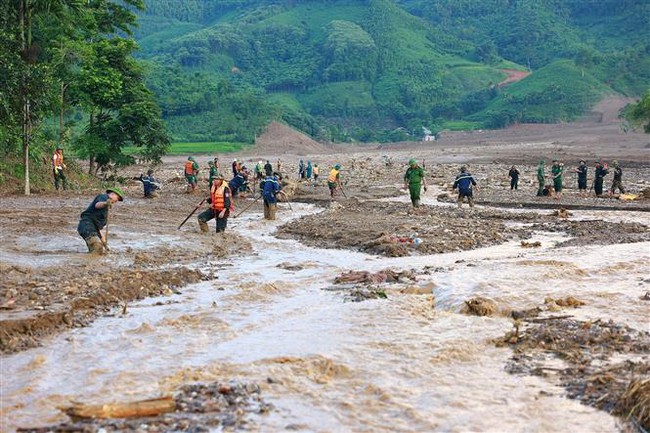 Đến chiều 15/9, bão số 3 và mưa lũ khiến 330 người chết, mất tích - Ảnh 6.